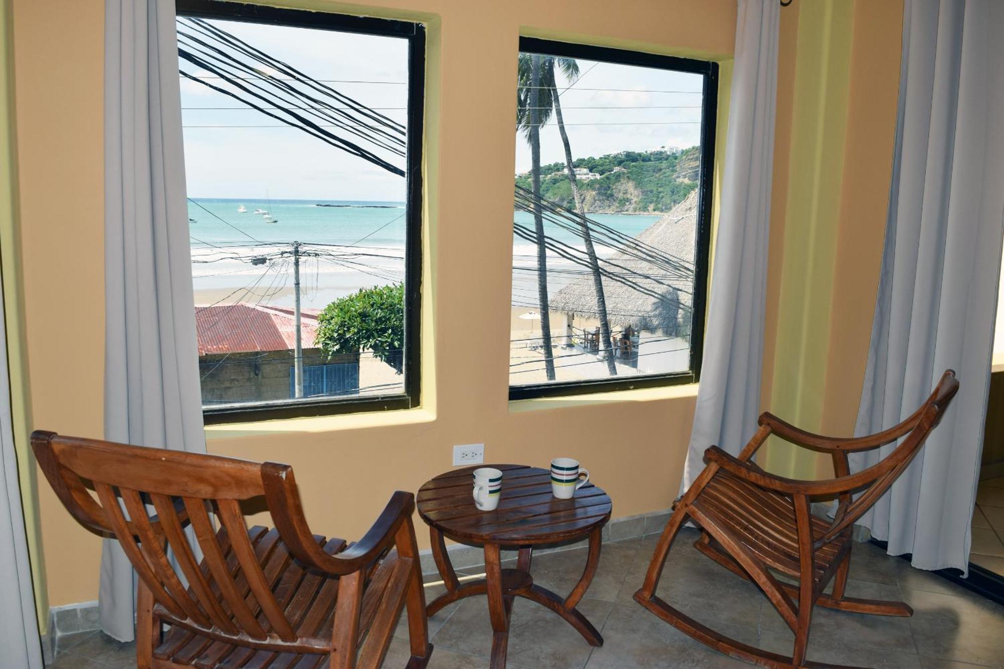 Beachfront Condo El Torreon Сан Хуан дел Сур Екстериор снимка